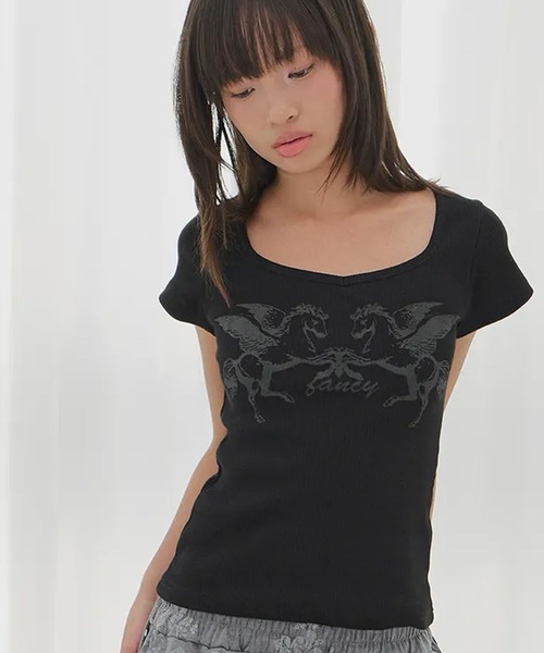 Ada.(エイダ)の「◇FANCYCLUB◇ブランド直輸入正規品/ペガサス リブトップ PEGASUS RIBBED TOP(Tシャツ/カットソー・レディース・オートミール/ブラック・FREE)」の5枚目の写真