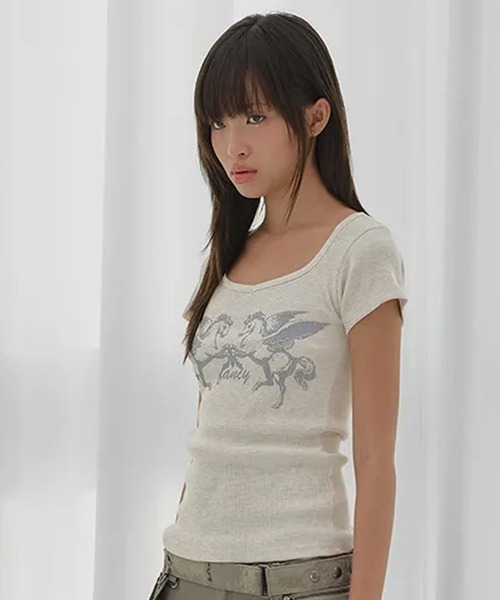 Ada.(エイダ)の「◇FANCYCLUB◇ブランド直輸入正規品/ペガサス リブトップ PEGASUS RIBBED TOP(Tシャツ/カットソー・レディース・オートミール/ブラック・FREE)」の8枚目の写真
