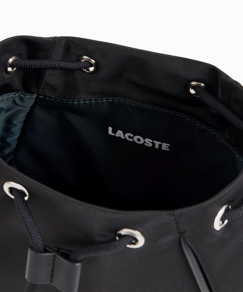LACOSTE（ラコステ）の「デイ イン L 巾着バケットバッグ（ハンドバッグ・レディース・ブラック・FREE）」の4枚目の写真