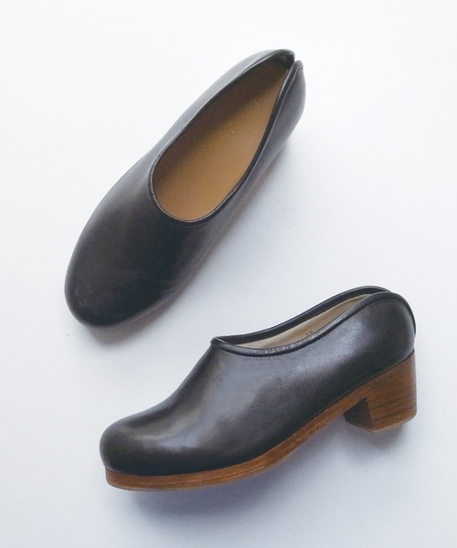 salle de bal（サルデバル）の「【 hcubuch / フーブ 】 サボ　はまぐり型　H035　HPI（パンプス・レディース・ブラック/ブラック系その他・37/38/39）」の2枚目の写真