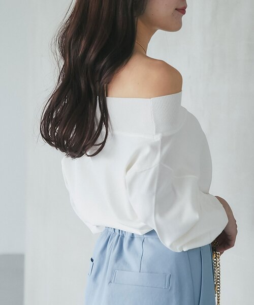 La boutique BonBon（ラブティックボンボン）の「【接触冷感・スッキリ美人見え】クールタッチUVすっきりオフショルニット（ニット/セーター・レディース・ネイビー/イエロー/ホワイト・FREE）」の6枚目の写真