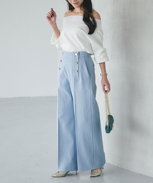 La boutique BonBon（ラブティックボンボン）の「【接触冷感・スッキリ美人見え】クールタッチUVすっきりオフショルニット（ニット/セーター・レディース・ネイビー/イエロー/ホワイト・FREE）」の8枚目の写真