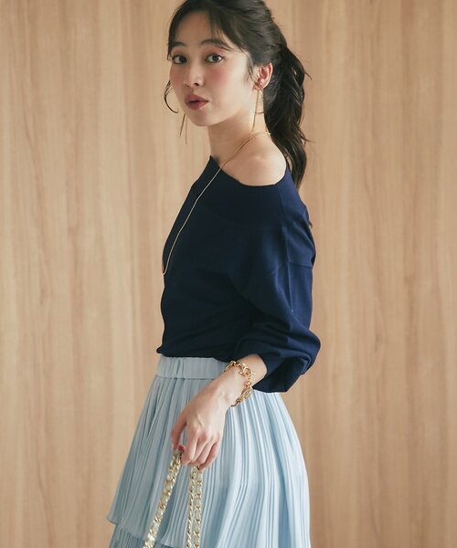 La boutique BonBon（ラブティックボンボン）の「【接触冷感・スッキリ美人見え】クールタッチUVすっきりオフショルニット（ニット/セーター・レディース・ネイビー/イエロー/ホワイト・FREE）」の14枚目の写真