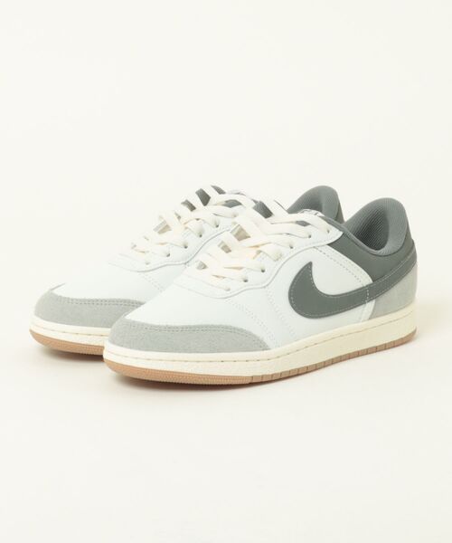 JORDAN BRAND(ジョーダンブランド)の「JORDAN BRAND AIR JORDAN SKYLINE LOW LE ジョーダン スカイライン LOW LE MIQ6425 ABC-MART限定 100SMTWHT/SMKGR(スニーカー・メンズ・ホワイト・26.5cm/28.0cm/27.0cm/26.0cm/25.0cm/28.5cm/27.5cm/29.0cm)」の1枚目の写真