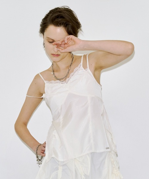 JOSE MOON(ジョゼムーン)の「CROSS OVER LACE CAMI/クロスオーバーレースキャミ(キャミソール・レディース・イエロー系その他/ブラック/ホワイト・FREE)」の6枚目の写真