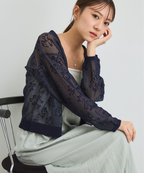 COHINA（コヒナ）の「シアーボタニカルカーディガン 【低身長・小柄女性】（カーディガン/ボレロ・レディース・ホワイト/ネイビー・ONE SIZE）」の2枚目の写真