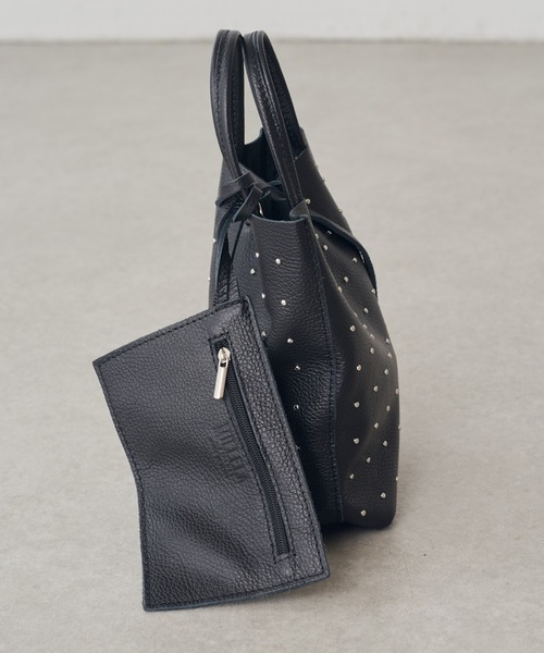 Lui's(ルイス)の「MILLELA FIRENZE スタッズミニトートバッグ(トートバッグ・レディース・ブラック・FREE)」の5枚目の写真