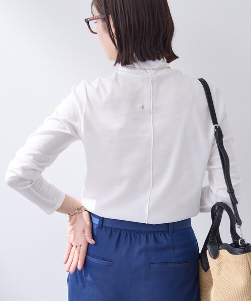 INDIVI（インディヴィ）の「【インナーとして使える／通気性◎】テレコジャージトップス（Tシャツ/カットソー・レディース・ライトグレー/ホワイト/ブラック・40/38/34）」の5枚目の写真