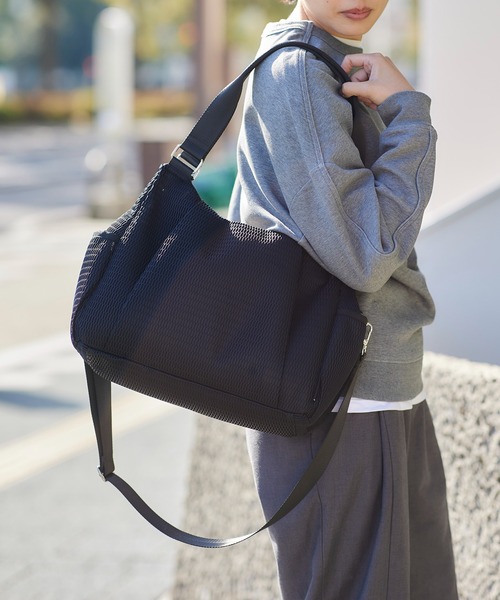 EDITA.(エディータ)の「洗濯機で洗える Washable Everyday Round 2way Tote 大容量 / 防水(トートバッグ・レディース・ブラック・FREE)」の1枚目の写真