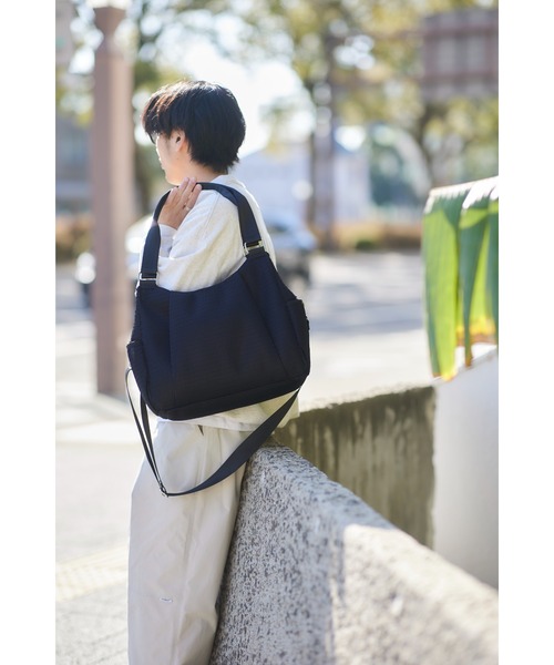 EDITA.(エディータ)の「洗濯機で洗える Washable Everyday Round 2way Tote 大容量 / 防水(トートバッグ・レディース・ブラック・FREE)」の10枚目の写真