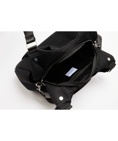 EDITA.(エディータ)の「洗濯機で洗える Washable Everyday Round 2way Tote 大容量 / 防水(トートバッグ・レディース・ブラック・FREE)」の17枚目の写真