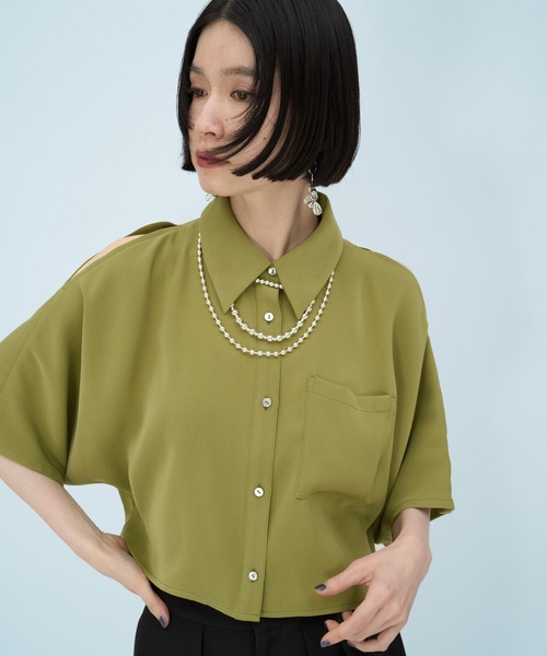 HARE(ハレ)の「カタアキトロミショートシャツ(HARE)(シャツ/ブラウス・レディース・イエロー/ブルーグリーン/ブラック/パープル/オレンジ/レッド・FREE)」の4枚目の写真