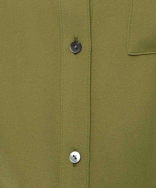 HARE(ハレ)の「カタアキトロミショートシャツ(HARE)(シャツ/ブラウス・レディース・イエロー/ブルーグリーン/ブラック/パープル/オレンジ/レッド・FREE)」の8枚目の写真