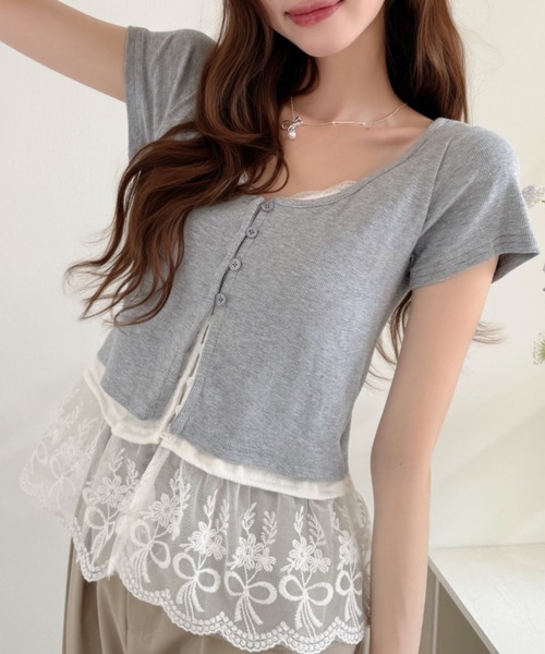 Ada.（エイダ）の「スカラップ レース フリル レイヤード風 フロントボタン カットソー（Tシャツ/カットソー・レディース・イエロー/グレー/ブルー・FREE）」の7枚目の写真