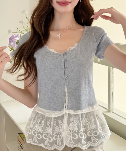 Ada.（エイダ）の「スカラップ レース フリル レイヤード風 フロントボタン カットソー（Tシャツ/カットソー・レディース・イエロー/グレー/ブルー・FREE）」の4枚目の写真