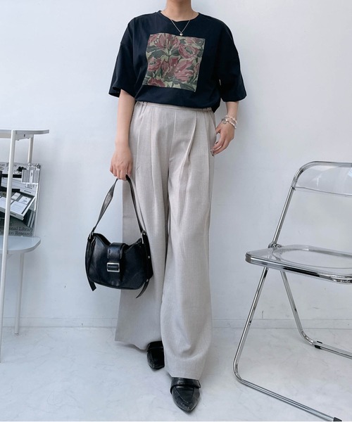 AS KNOW AS plus（アズノゥアズプラス）の「〇アートフラワー半袖Tシャツ（Tシャツ/カットソー・レディース・オートミール/オフホワイト/ブラック/ネイビー・FREE）」の10枚目の写真