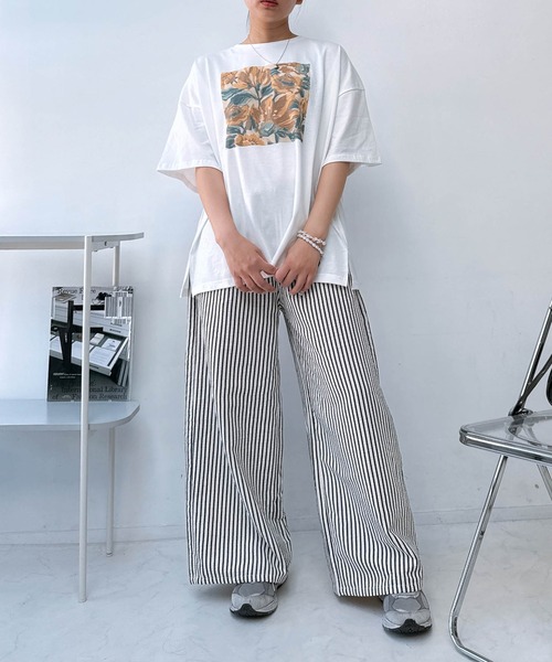 AS KNOW AS plus（アズノゥアズプラス）の「〇アートフラワー半袖Tシャツ（Tシャツ/カットソー・レディース・オートミール/オフホワイト/ブラック/ネイビー・FREE）」の16枚目の写真