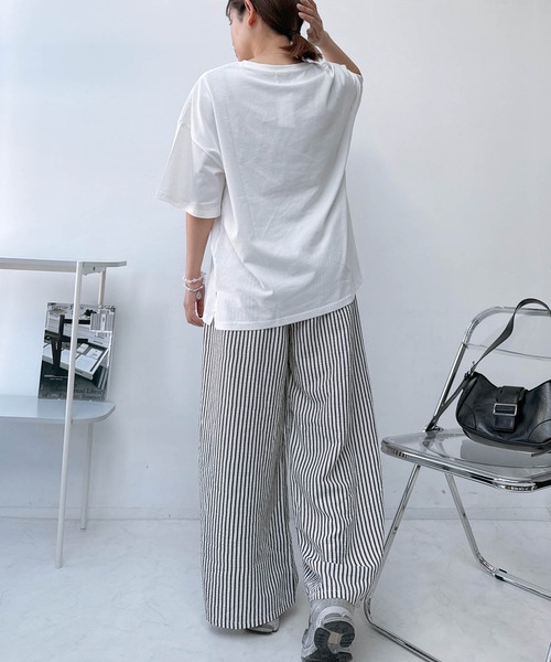 AS KNOW AS plus（アズノゥアズプラス）の「〇アートフラワー半袖Tシャツ（Tシャツ/カットソー・レディース・オートミール/オフホワイト/ブラック/ネイビー・FREE）」の18枚目の写真