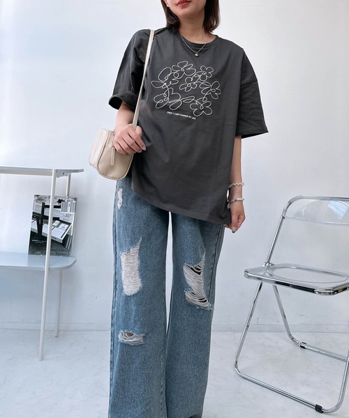 AS KNOW AS plus（アズノゥアズプラス）の「〇アートフラワー半袖Tシャツ（Tシャツ/カットソー・レディース・オートミール/オフホワイト/ブラック/ネイビー・FREE）」の20枚目の写真