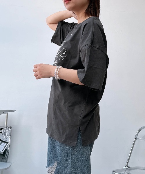 AS KNOW AS plus（アズノゥアズプラス）の「〇アートフラワー半袖Tシャツ（Tシャツ/カットソー・レディース・オートミール/オフホワイト/ブラック/ネイビー・FREE）」の22枚目の写真