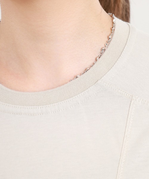 BRODIAEA(ブローディア)の「BRODIAEA ドロップショルダー切替カットソープルオーバー 半端袖(Tシャツ/カットソー・レディース・オフホワイト/グレイッシュベージュ/ブラック/ライトグリーン・40)」の10枚目の写真