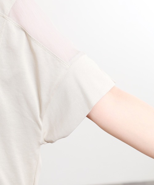 BRODIAEA(ブローディア)の「BRODIAEA ドロップショルダー切替カットソープルオーバー 半端袖(Tシャツ/カットソー・レディース・オフホワイト/グレイッシュベージュ/ブラック/ライトグリーン・40)」の11枚目の写真