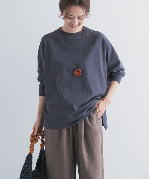 URBAN RESEARCH DOORS(アーバンリサーチドアーズ)の「オーバーサイズドルマンプルオーバー(Tシャツ/カットソー・レディース・チャコールグレー/ナチュラル・FREE)」の6枚目の写真