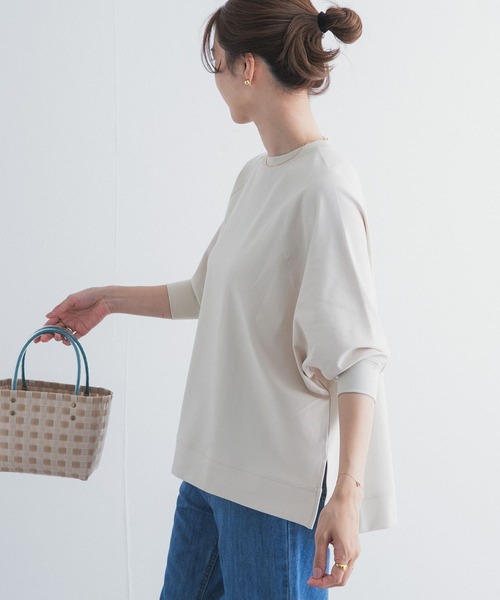 URBAN RESEARCH DOORS(アーバンリサーチドアーズ)の「オーバーサイズドルマンプルオーバー(Tシャツ/カットソー・レディース・チャコールグレー/ナチュラル・FREE)」の12枚目の写真