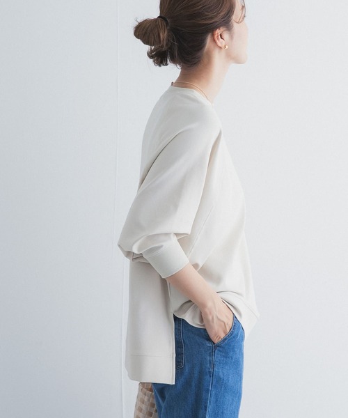 URBAN RESEARCH DOORS(アーバンリサーチドアーズ)の「オーバーサイズドルマンプルオーバー(Tシャツ/カットソー・レディース・チャコールグレー/ナチュラル・FREE)」の14枚目の写真