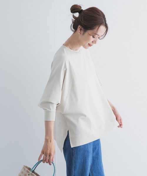 URBAN RESEARCH DOORS(アーバンリサーチドアーズ)の「オーバーサイズドルマンプルオーバー(Tシャツ/カットソー・レディース・チャコールグレー/ナチュラル・FREE)」の15枚目の写真