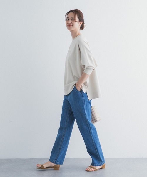 URBAN RESEARCH DOORS(アーバンリサーチドアーズ)の「オーバーサイズドルマンプルオーバー(Tシャツ/カットソー・レディース・チャコールグレー/ナチュラル・FREE)」の17枚目の写真