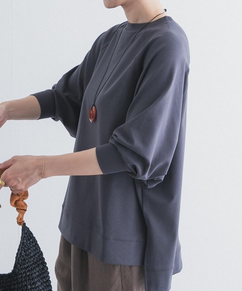 URBAN RESEARCH DOORS(アーバンリサーチドアーズ)の「オーバーサイズドルマンプルオーバー(Tシャツ/カットソー・レディース・チャコールグレー/ナチュラル・FREE)」の3枚目の写真