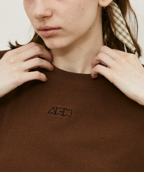 Auntie Rosa Holiday（アンティローザホリデー）の「コンパクトカラー刺繍TEE（Tシャツ/カットソー・レディース・ブラウン/グリーン/パープル/グレー/アイボリー/ブラック・FREE）」の4枚目の写真