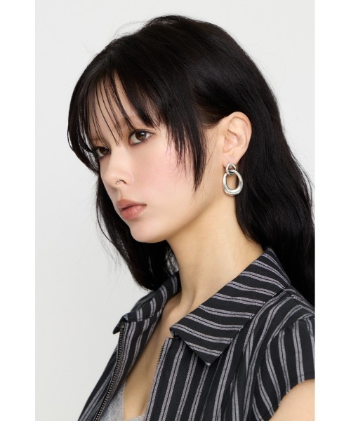 LAGUA GEM(ラグアジェム)の「TWIST HOOP ピアス(ピアス(両耳用)・レディース・ゴールド/シルバー・FREE)」の6枚目の写真