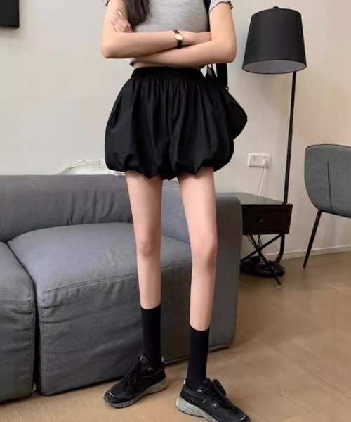Ritzy(リッツィー)の「2 色展開 バルーンショートパンツ(スカート・レディース・ブラック/ホワイト・M/S/L)」の6枚目の写真