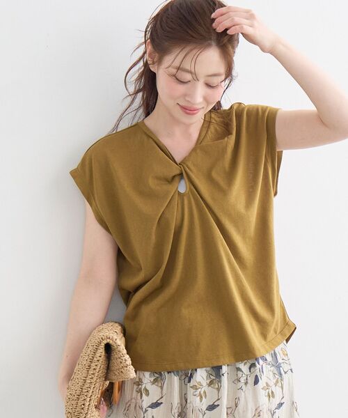 le.coeur blanc(ルクールブラン)の「《WEB限定》フロントツイストTシャツ(Tシャツ/カットソー・レディース・カーキオリーブ/オリーブ/アイボリー/チャコールグレー・38)」の3枚目の写真