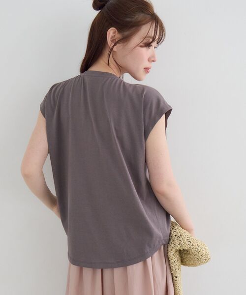 le.coeur blanc(ルクールブラン)の「《WEB限定》フロントツイストTシャツ(Tシャツ/カットソー・レディース・カーキオリーブ/オリーブ/アイボリー/チャコールグレー・38)」の11枚目の写真