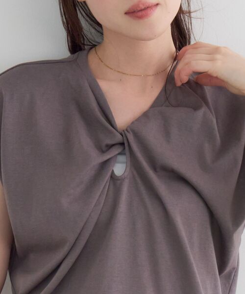 le.coeur blanc(ルクールブラン)の「《WEB限定》フロントツイストTシャツ(Tシャツ/カットソー・レディース・カーキオリーブ/オリーブ/アイボリー/チャコールグレー・38)」の12枚目の写真