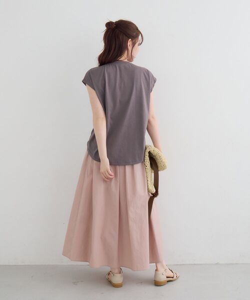 le.coeur blanc(ルクールブラン)の「《WEB限定》フロントツイストTシャツ(Tシャツ/カットソー・レディース・カーキオリーブ/オリーブ/アイボリー/チャコールグレー・38)」の17枚目の写真