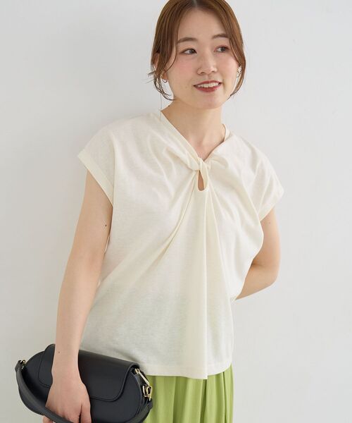 le.coeur blanc(ルクールブラン)の「《WEB限定》フロントツイストTシャツ(Tシャツ/カットソー・レディース・カーキオリーブ/オリーブ/アイボリー/チャコールグレー・38)」の19枚目の写真