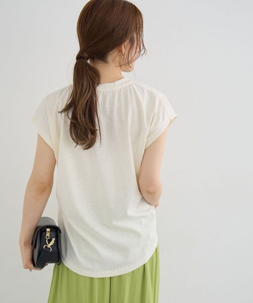 le.coeur blanc(ルクールブラン)の「《WEB限定》フロントツイストTシャツ(Tシャツ/カットソー・レディース・カーキオリーブ/オリーブ/アイボリー/チャコールグレー・38)」の22枚目の写真