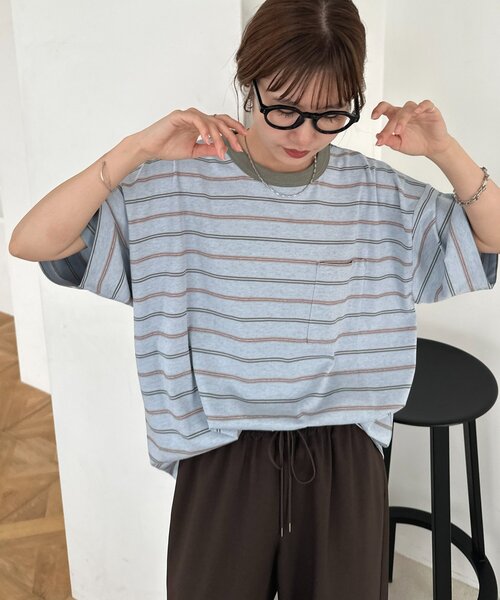 DISCOAT(ディスコート)の「【Enlude/1枚で着映え♪】アソートボーダーポケ付きTシャツ《ユニセックス》(Tシャツ/カットソー・レディース・オフホワイト/ブルー/ブラウン・MEDIUM/LARGE)」の15枚目の写真