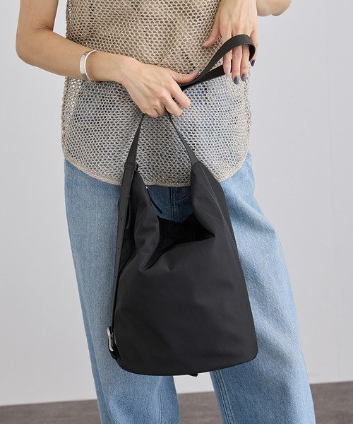 SALON adam et rope'（サロン アダム エ ロペ）の「【WEB限定】マルチWAY撥水ボンサック（ショルダーバッグ・レディース・ブラック・FREE）」の3枚目の写真