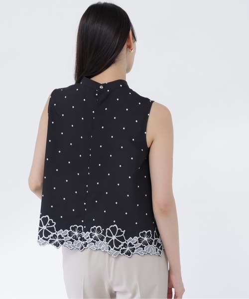 NATURAL BEAUTY BASIC(ナチュラルビューティーベーシック)の「ドットフラワー刺繍ブラウス(シャツ/ブラウス・レディース・ホワイト系その他/ブラック系その他2・SMALL/MEDIUM)」の12枚目の写真