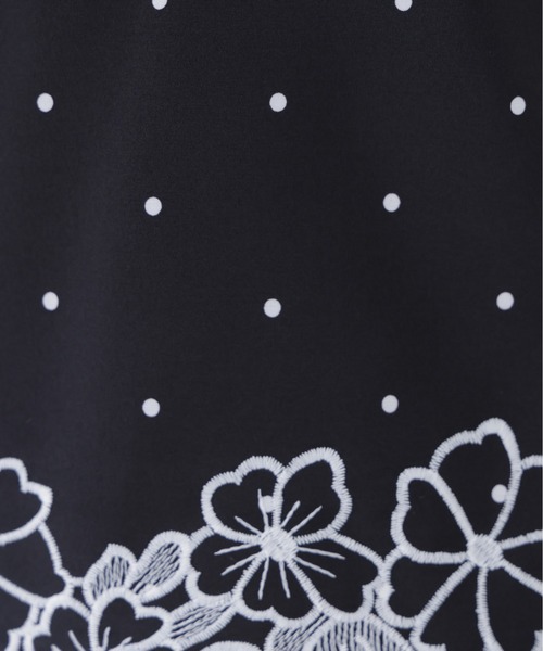 NATURAL BEAUTY BASIC(ナチュラルビューティーベーシック)の「ドットフラワー刺繍ブラウス(シャツ/ブラウス・レディース・ホワイト系その他/ブラック系その他2・SMALL/MEDIUM)」の15枚目の写真