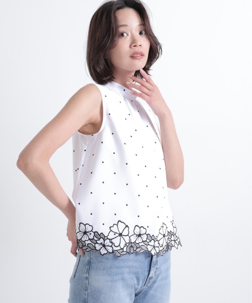 NATURAL BEAUTY BASIC(ナチュラルビューティーベーシック)の「ドットフラワー刺繍ブラウス(シャツ/ブラウス・レディース・ホワイト系その他/ブラック系その他2・SMALL/MEDIUM)」の17枚目の写真