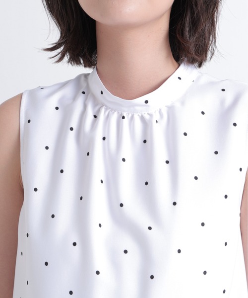 NATURAL BEAUTY BASIC(ナチュラルビューティーベーシック)の「ドットフラワー刺繍ブラウス(シャツ/ブラウス・レディース・ホワイト系その他/ブラック系その他2・SMALL/MEDIUM)」の4枚目の写真