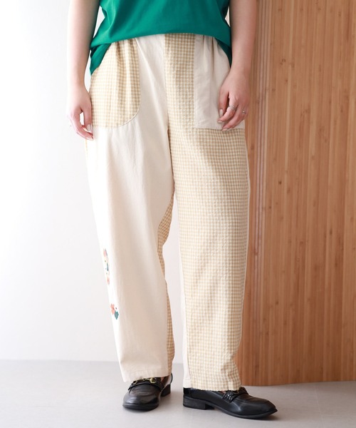 Emago(イマゴ)の「EMAGO かくかく花刺繍パンツ(その他パンツ・レディース・ブラック/アイボリー・FREE)」の3枚目の写真