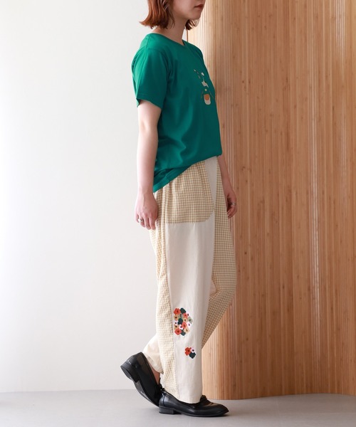 Emago(イマゴ)の「EMAGO かくかく花刺繍パンツ(その他パンツ・レディース・ブラック/アイボリー・FREE)」の9枚目の写真