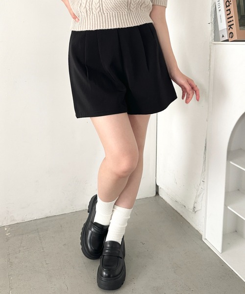 CLEA（クレア）の「シンプルハイウエスト無地ショートパンツ（その他パンツ・レディース・ベージュ/グレー/ブラック/オフホワイト・M/L）」の12枚目の写真